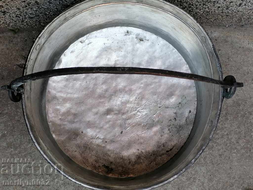Old harania copper vessel large cauldron 7 kg copper peratnik with price 279.00 BGN | € 142.65 Old harania copper vessel large cauldron 7 kg copper peratnik with price 279.00 BGN | € 142.65