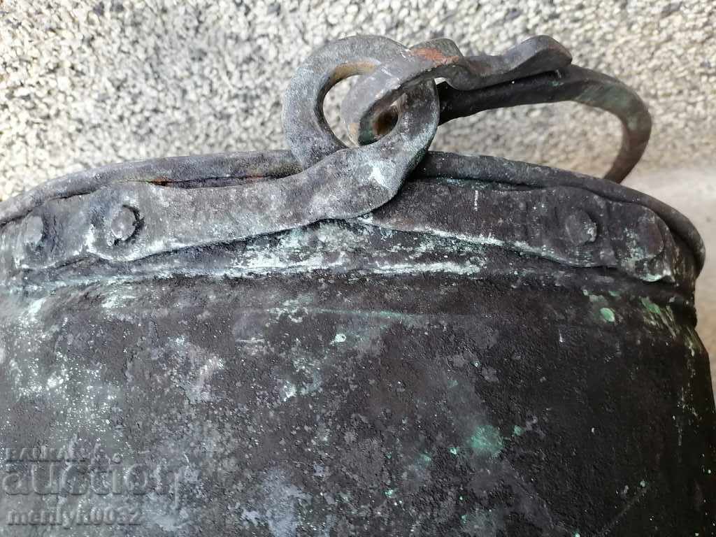 Delivery of Old harania copper vessel large cauldron 7 kg copper peratnik Delivery of Old harania copper vessel large cauldron 7 kg copper peratnik