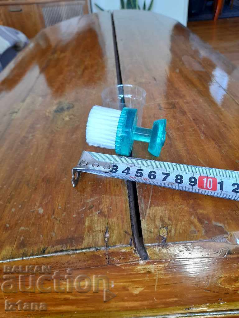 Παλιό πινέλο μακιγιάζ - 5 Παλιό πινέλο μακιγιάζ - 5