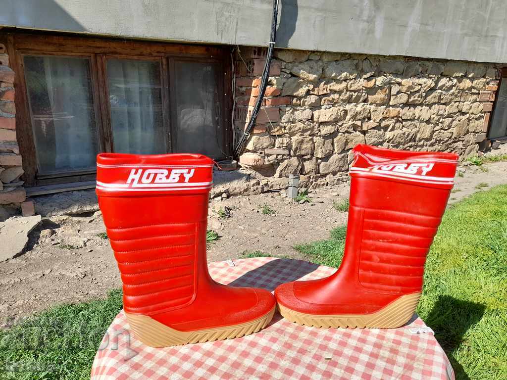 Delivery of Old Children's Boots Hobby Delivery of Old Children's Boots Hobby