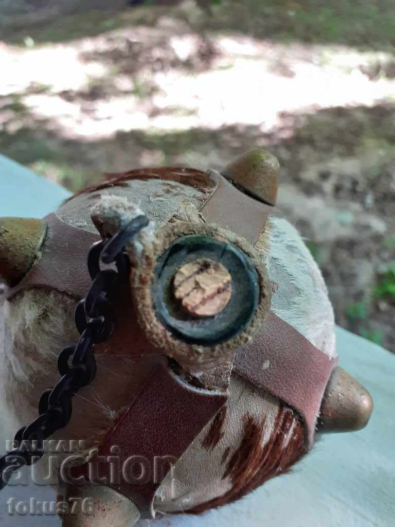 Delivery of Interesting mace bottle leather - interior