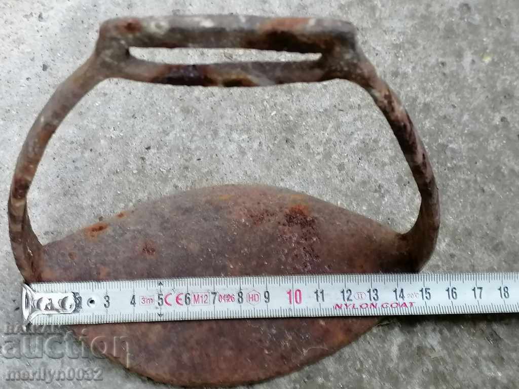 Auction Strive for a cavalry horse Auction Strive for a cavalry horse