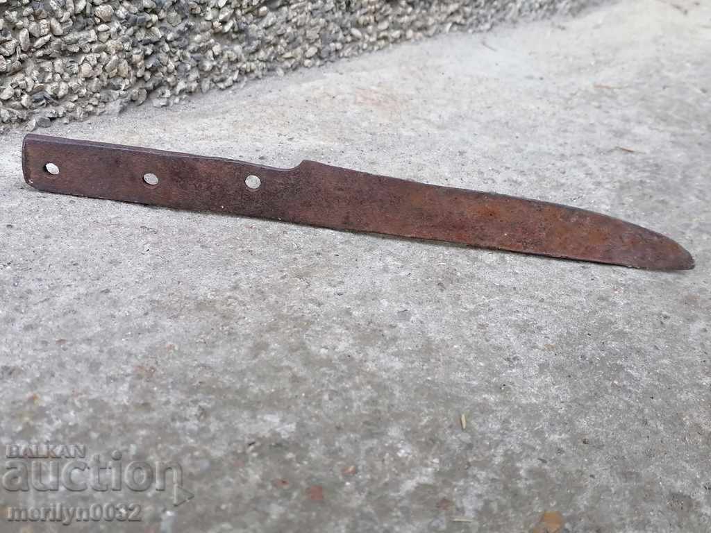 An old knife without a rug blade rust with price 20.00 BGN | € 10.23 An old knife without a rug blade rust with price 20.00 BGN | € 10.23