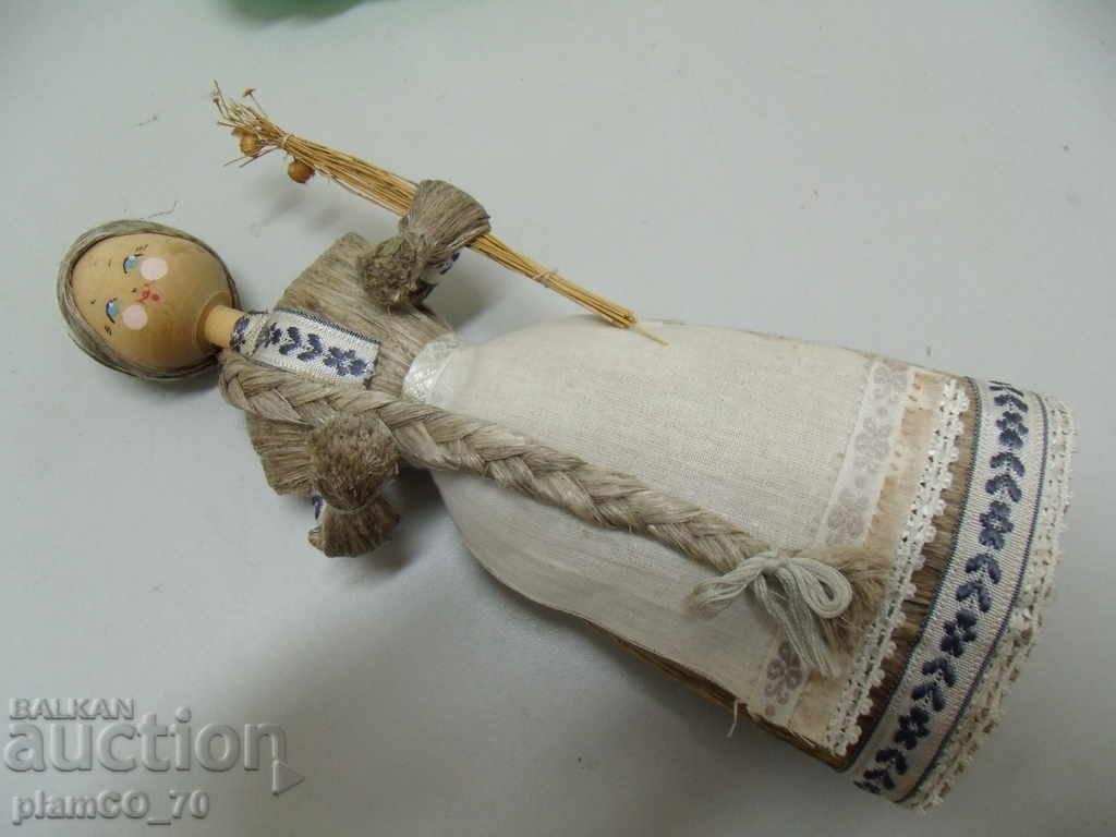 Licitație Nr. 5308 veche păpușă decorativă din lemn