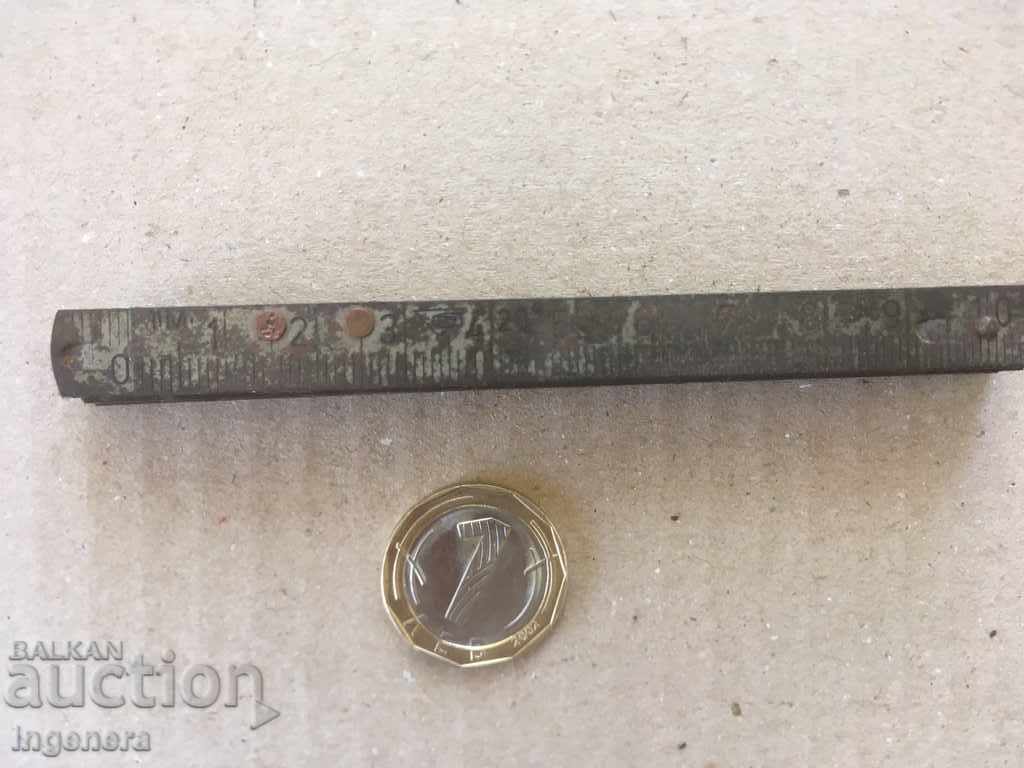 Delivery of METER OLD FOLDING METAL TOOL Delivery of METER OLD FOLDING METAL TOOL