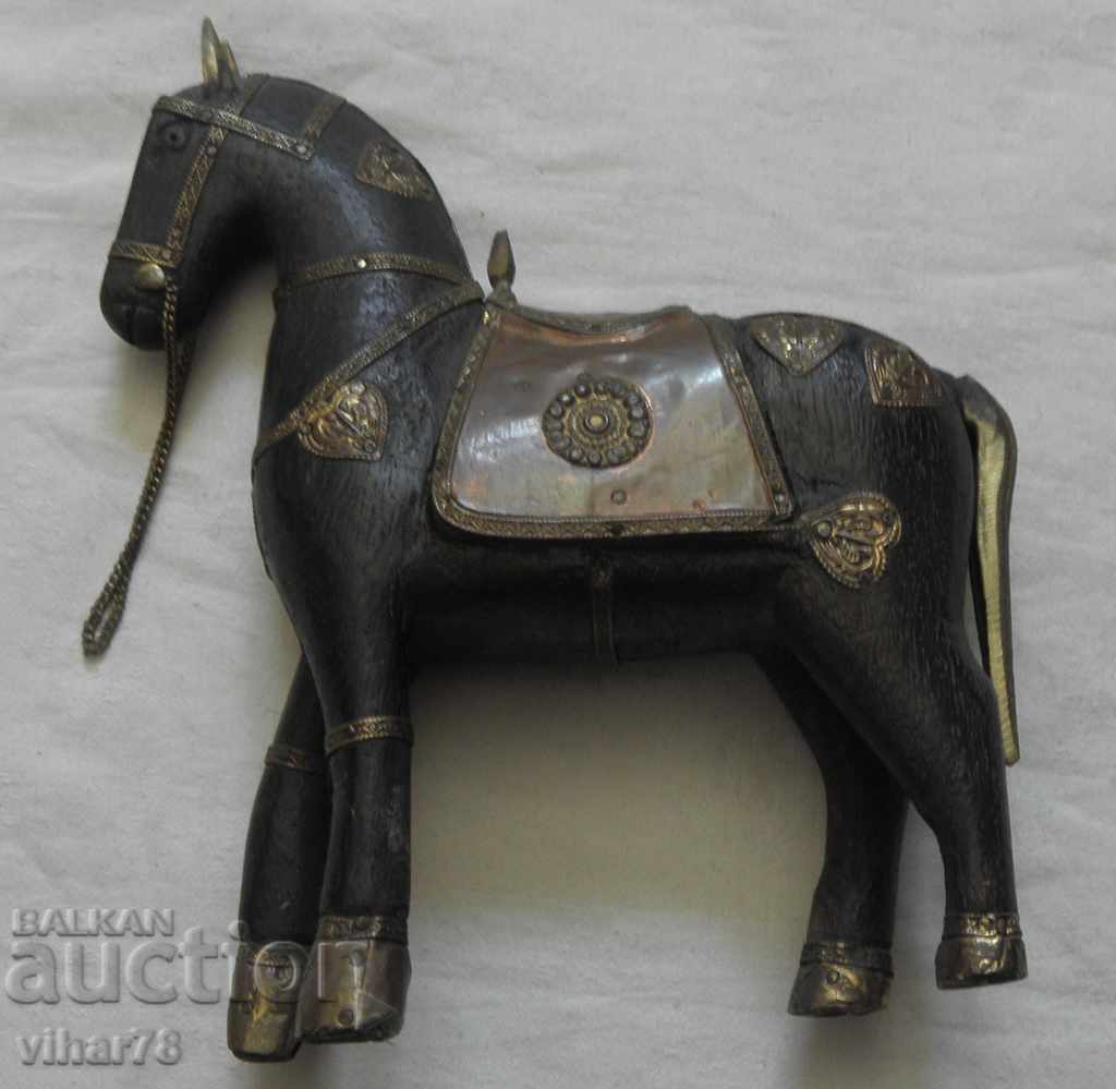 TWO OLD HORSE FIGURES with price 199.99 BGN | € 102.25 TWO OLD HORSE FIGURES with price 199.99 BGN | € 102.25