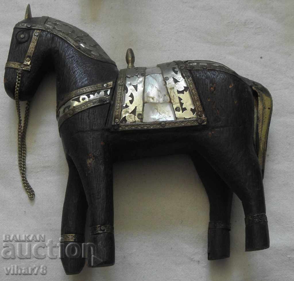 Licitație DOUĂ FIGURINE VECHI - CAI