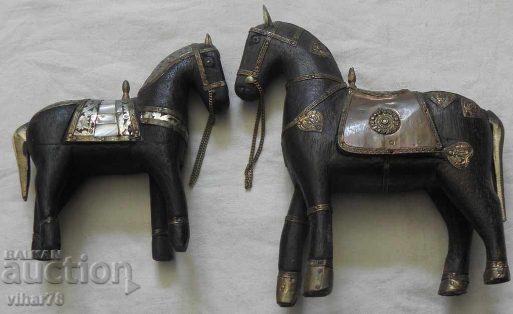 DOUĂ FIGURINE VECHI - CAI - 7