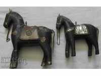 ДВЕ СТАРИ ФИГУРИ-КОНЕ