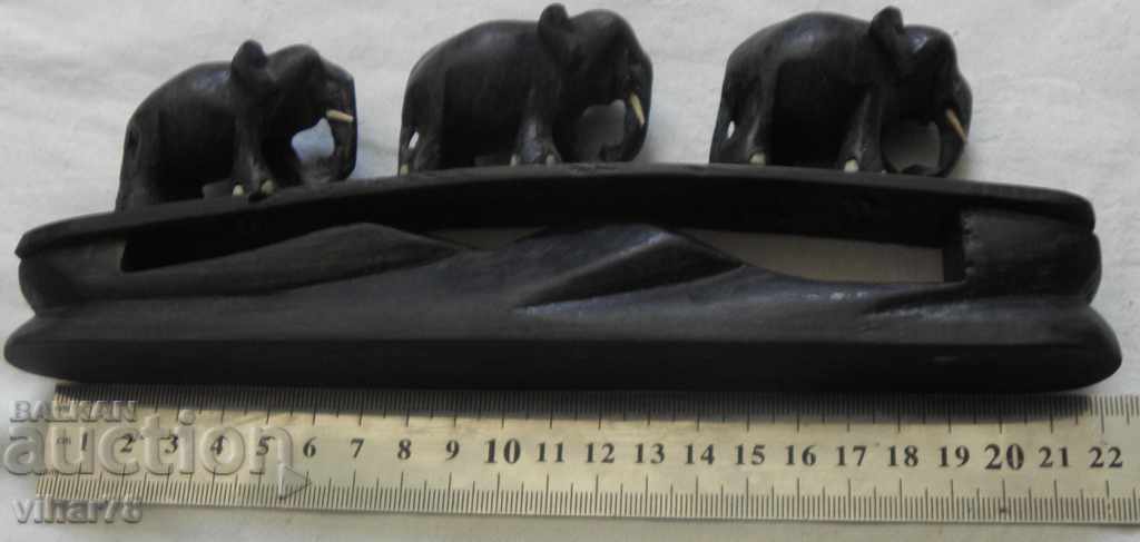 Delivery of OLD ELEPHANT FIGURES Delivery of OLD ELEPHANT FIGURES