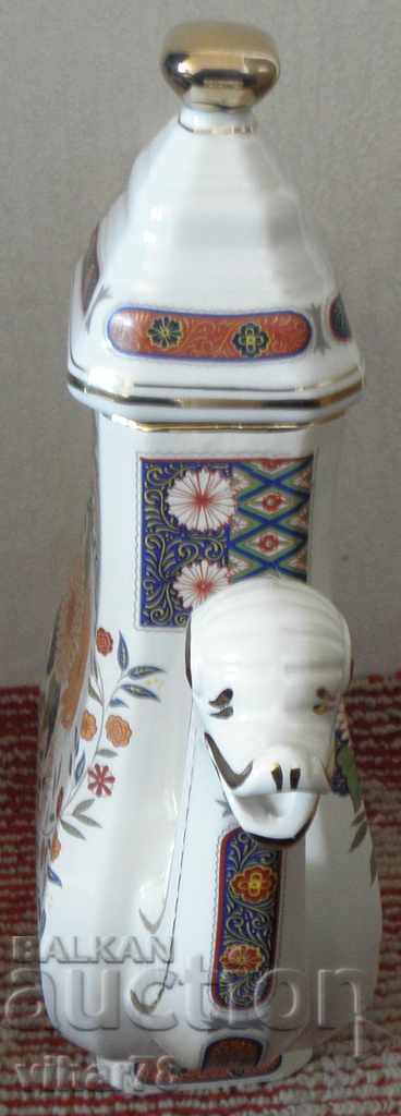 Auction  OLD COOK-PORCELAIN WITH GOLD