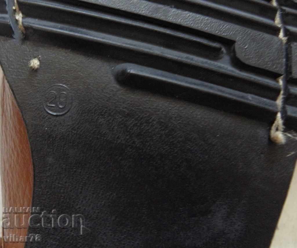 Delivery of old shoes not used from the old material Delivery of old shoes not used from the old material