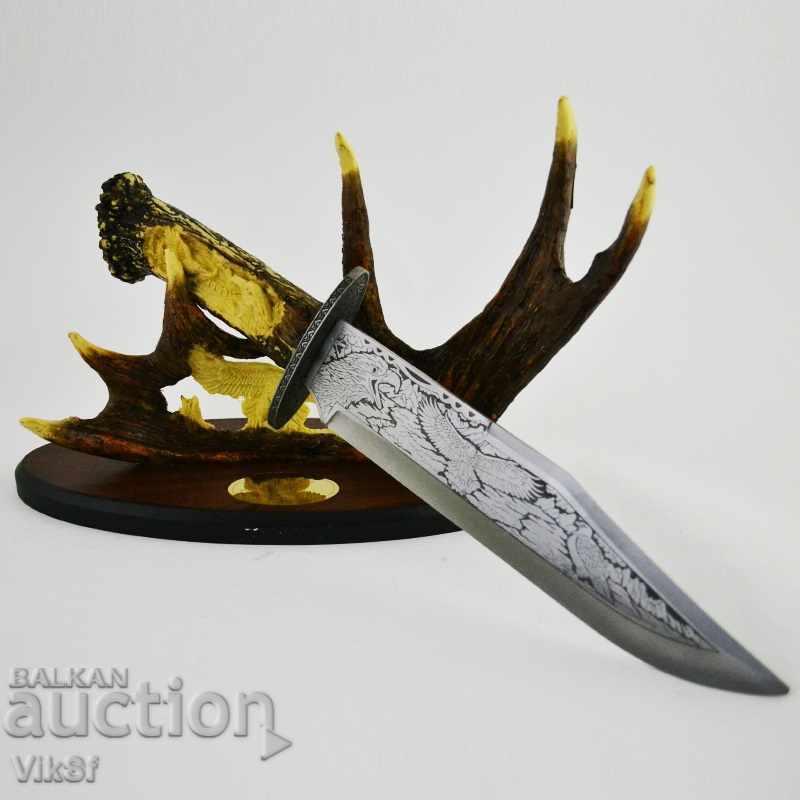 Auction Engraved decorative hunting knife 23 x 38 cm (EAGLE) Auction Engraved decorative hunting knife 23 x 38 cm (EAGLE)