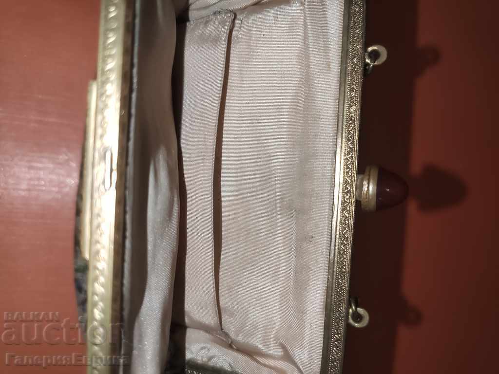 Auction Old bag / purse / embroidery stones Auction Old bag / purse / embroidery stones