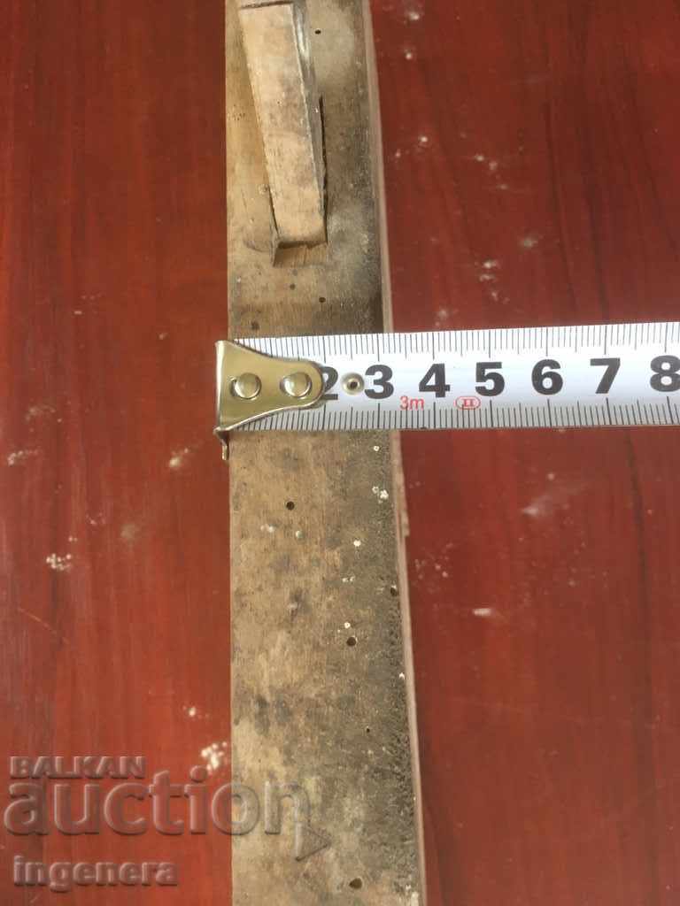 Auction  GRINDER CARPENTRY TAILOR CLOSE WITH KNIFE