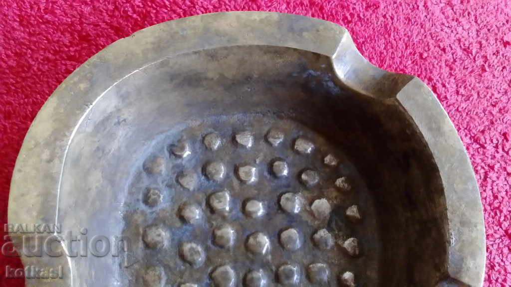 Auction Old metal bronze ashtray Auction Old metal bronze ashtray