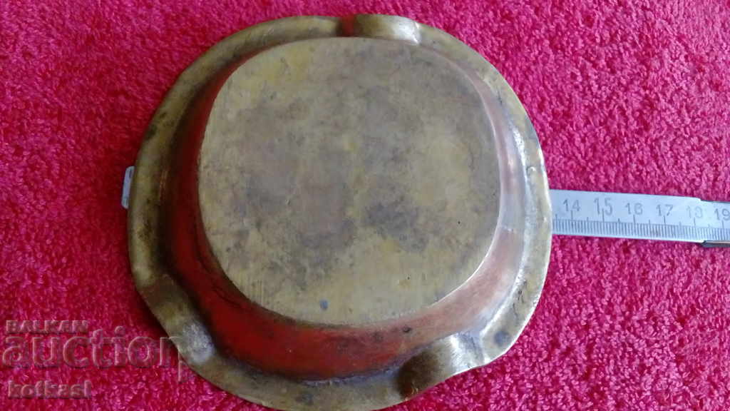 Delivery of Old metal bronze ashtray Delivery of Old metal bronze ashtray