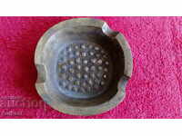 Scrumiera veche din metal bronz