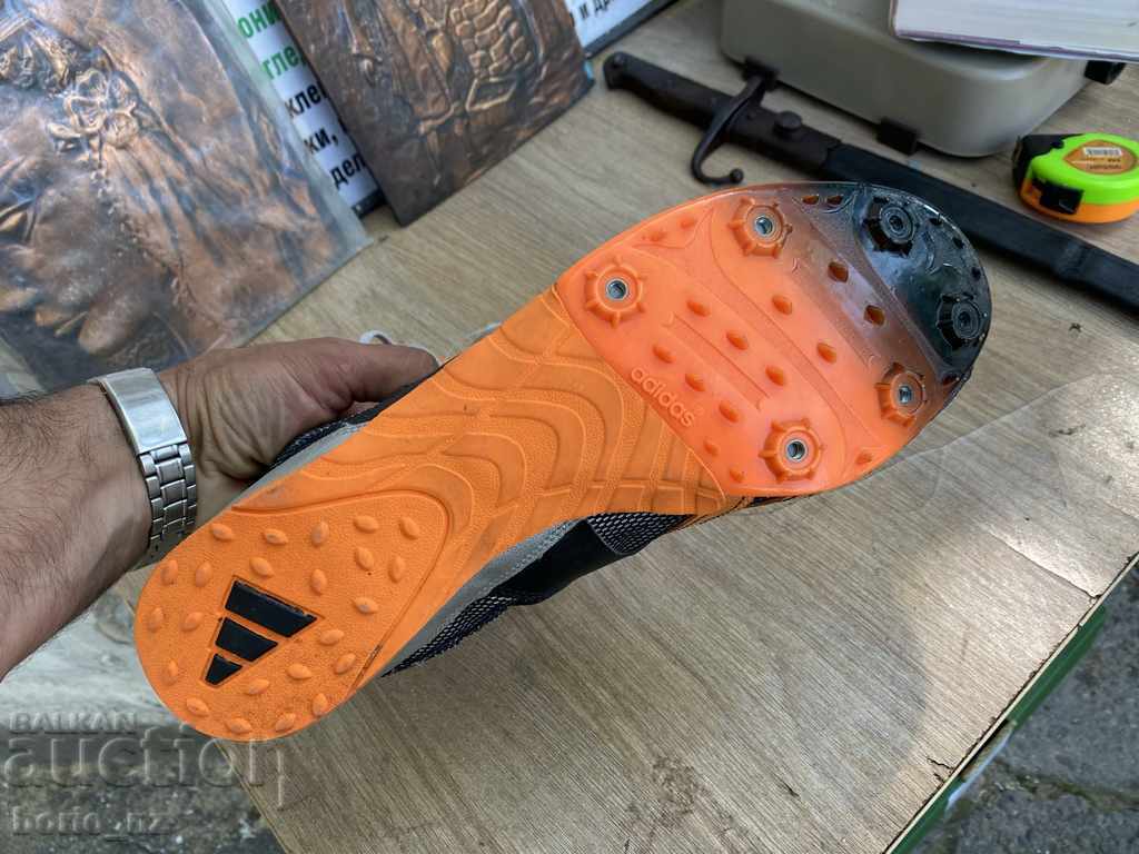 Licitație 10618. ADIDAS 52 și două treimi din adidași noi neutilizați Licitație 10618. ADIDAS 52 și două treimi din adidași noi neutilizați