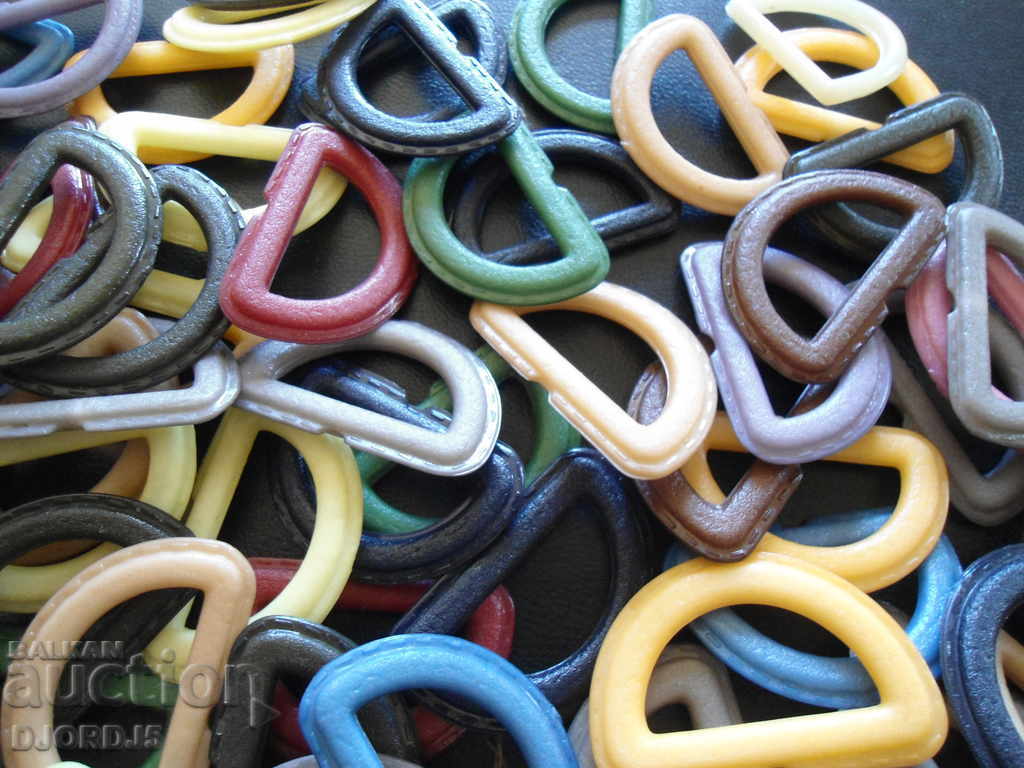 Δημοπρασία Παλιά πλαστικές πόρπες Δημοπρασία Παλιά πλαστικές πόρπες