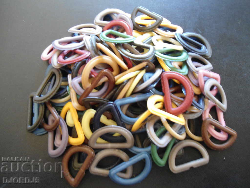 Παλιά πλαστικές πόρπες - 7 Παλιά πλαστικές πόρπες - 7