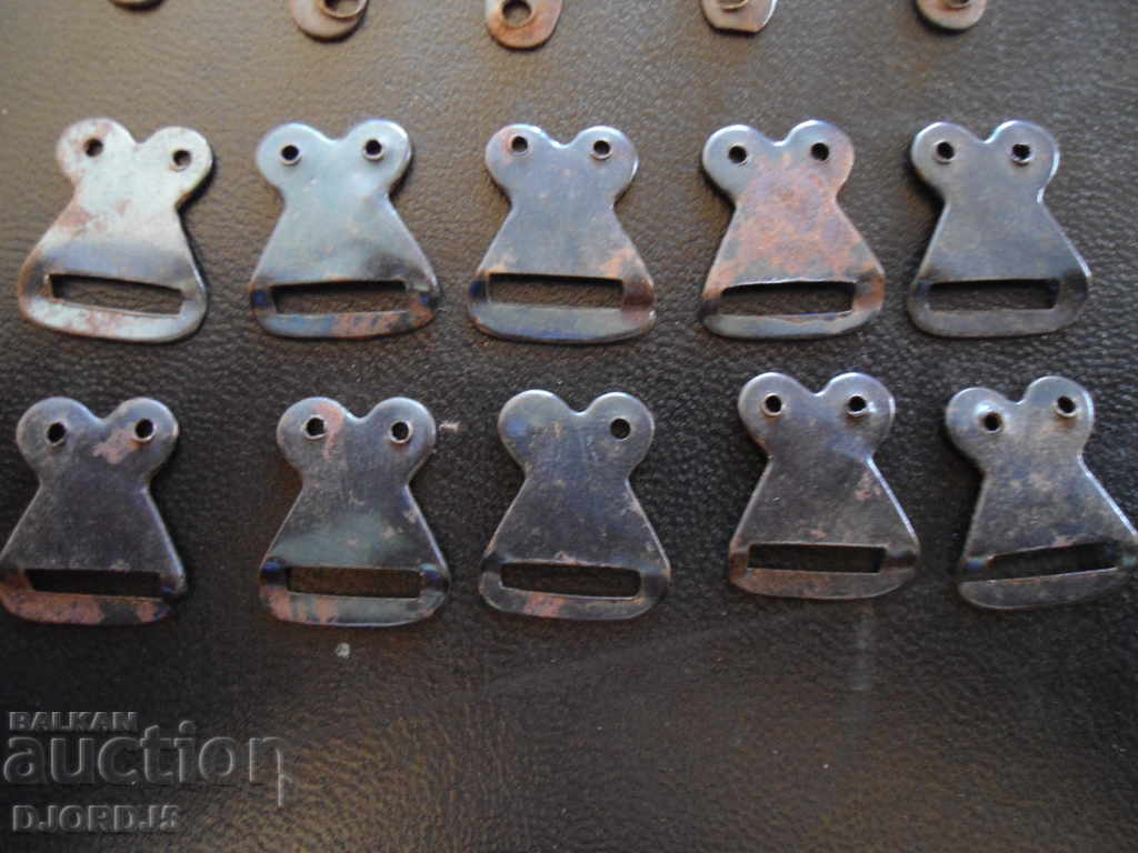Auction Old metal buttons, clasps Auction Old metal buttons, clasps