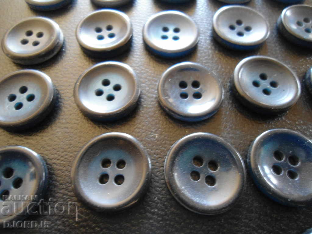 Παλιά μικρά κουμπιά - 5 Παλιά μικρά κουμπιά - 5