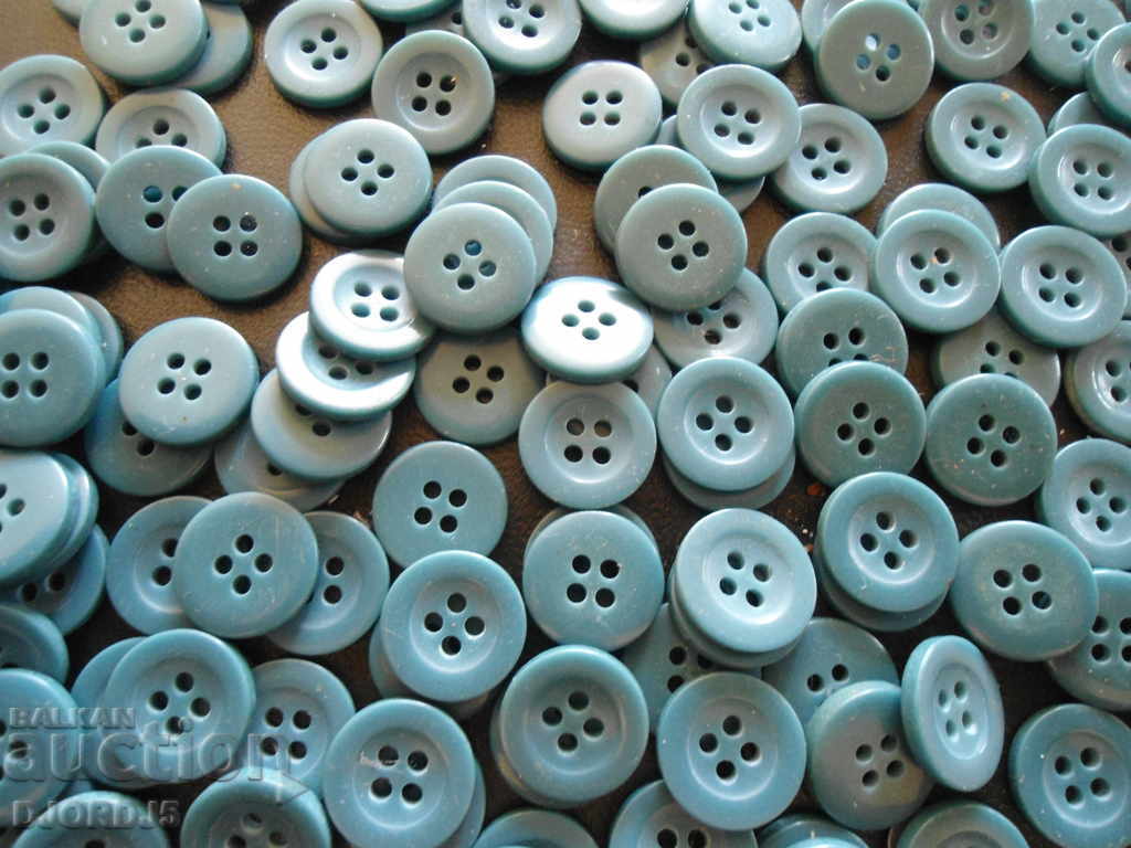 Παλιά μικρά κουμπιά, 150 τεμάχια με τιμή 6.00 BGN | € 3.07 Παλιά μικρά κουμπιά, 150 τεμάχια με τιμή 6.00 BGN | € 3.07
