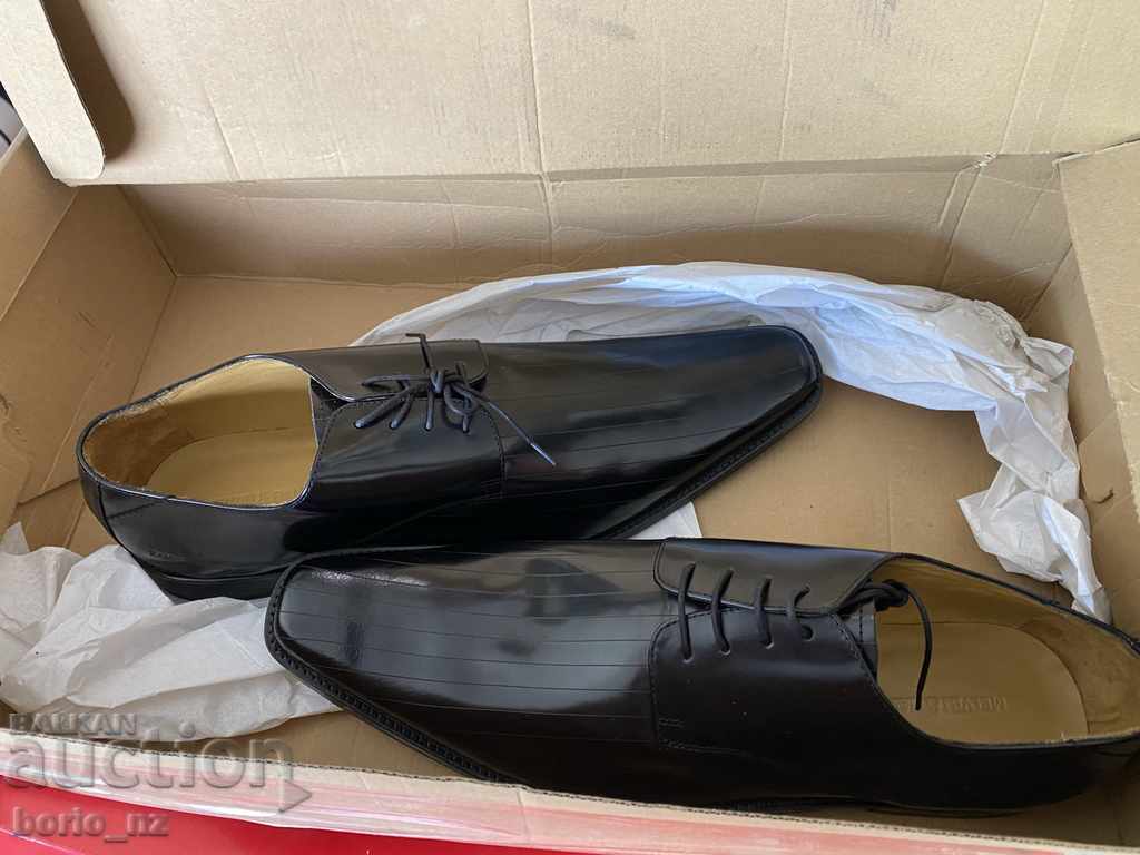 10625. MEN'S SHOES 52 NUMBER with price 26.00 BGN | € 13.29 10625. MEN'S SHOES 52 NUMBER with price 26.00 BGN | € 13.29