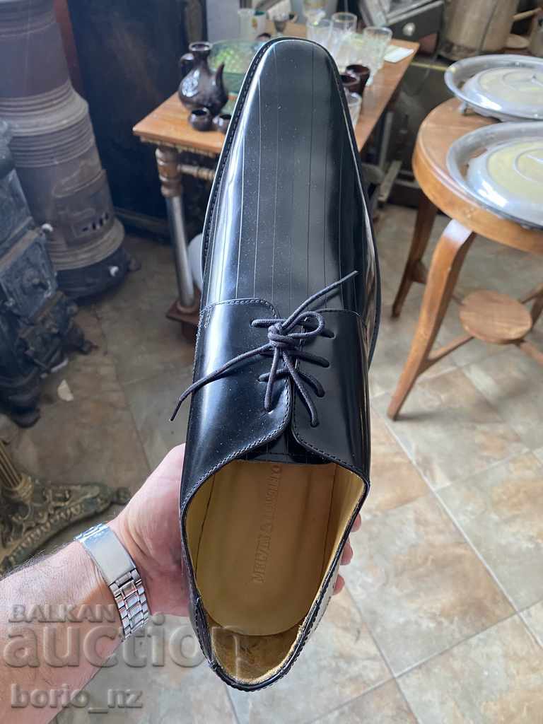 10625. MEN'S SHOES 52 NUMBER - 5 10625. MEN'S SHOES 52 NUMBER - 5