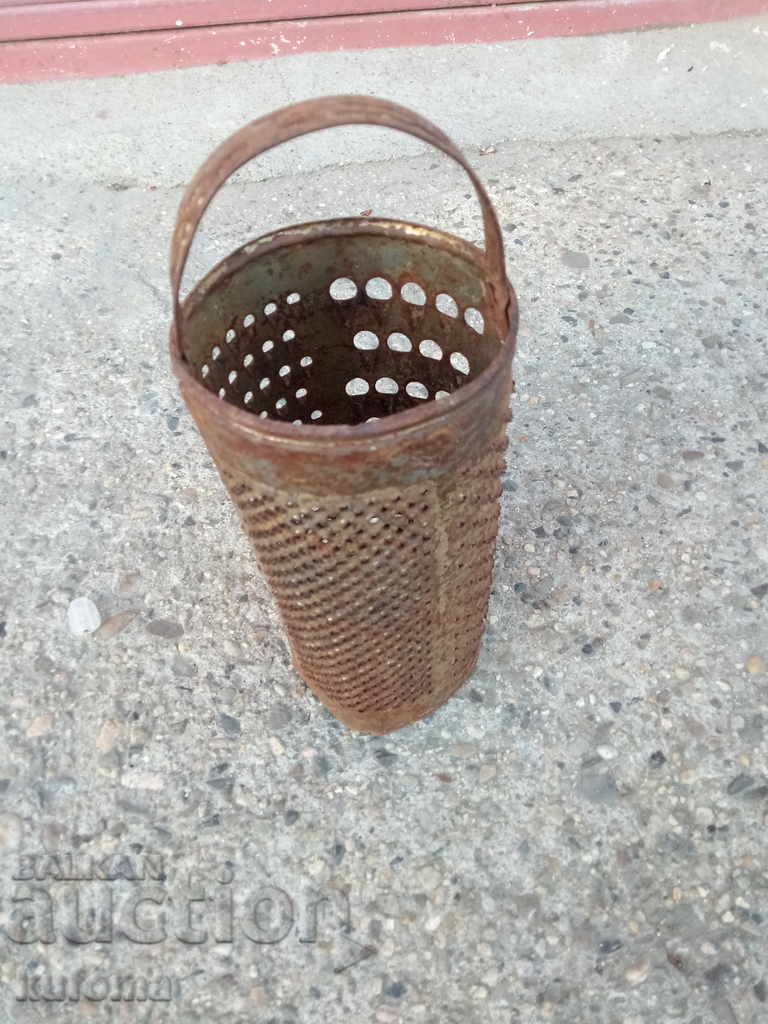 Old grater with price 4.99 BGN | € 2.55 Old grater with price 4.99 BGN | € 2.55