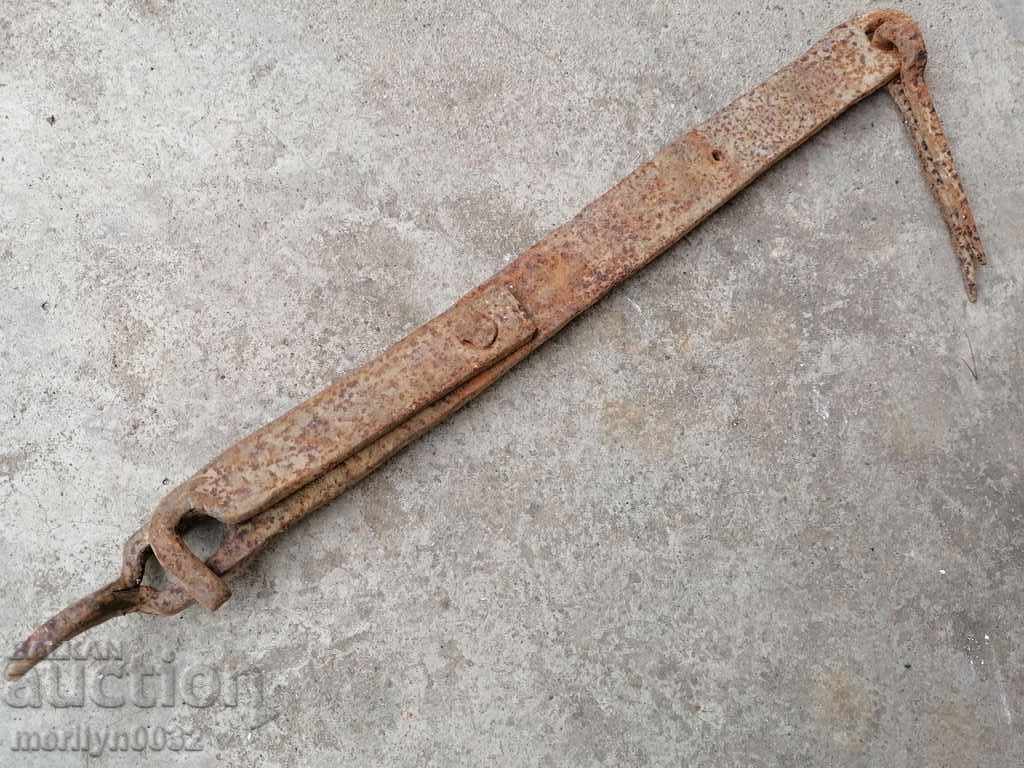 Old locking hook lock hook wrought iron latch with price 43.00 BGN | € 21.99 Old locking hook lock hook wrought iron latch with price 43.00 BGN | € 21.99
