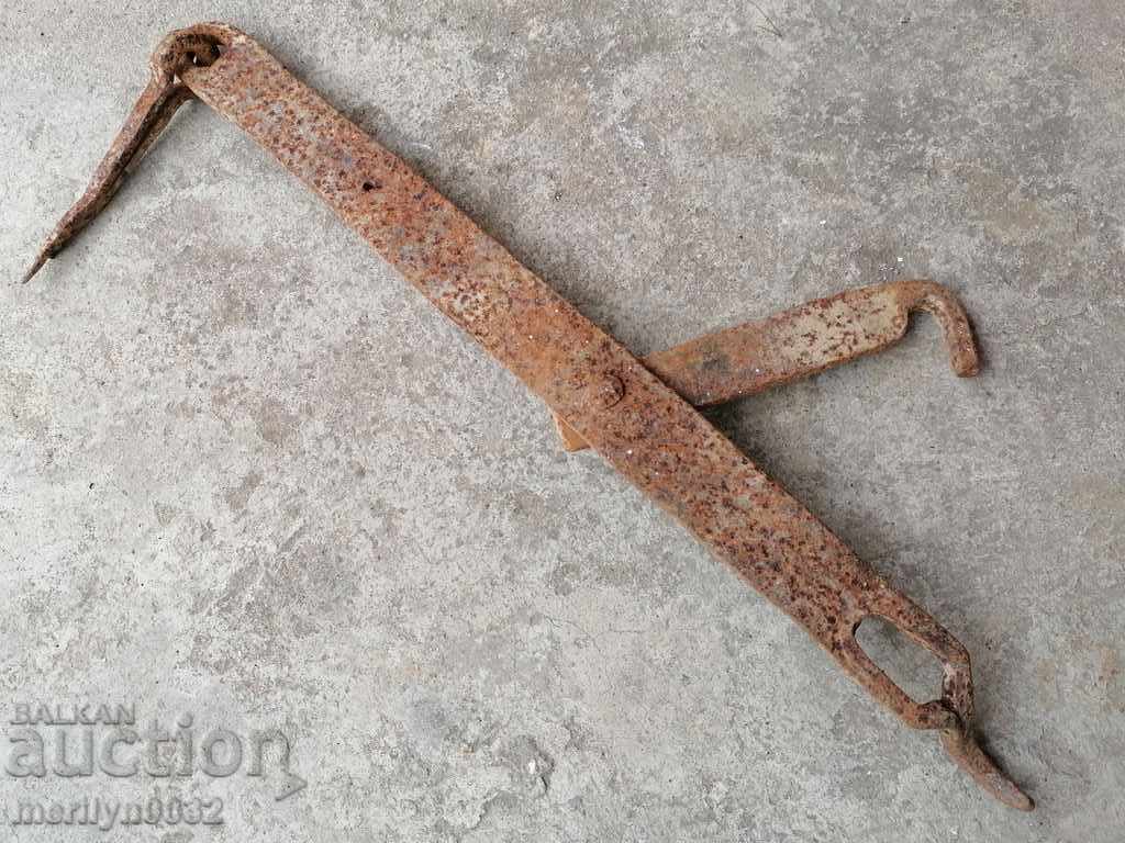Auction Old locking hook lock hook wrought iron latch Auction Old locking hook lock hook wrought iron latch