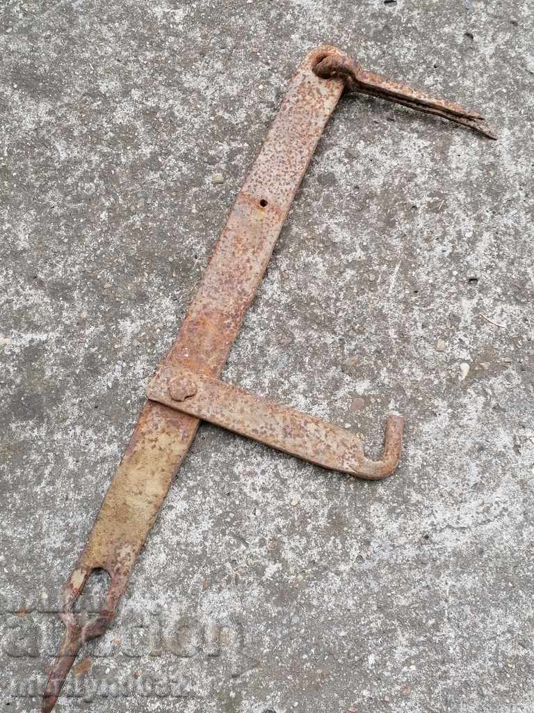 Old locking hook lock hook wrought iron latch - 5 Old locking hook lock hook wrought iron latch - 5