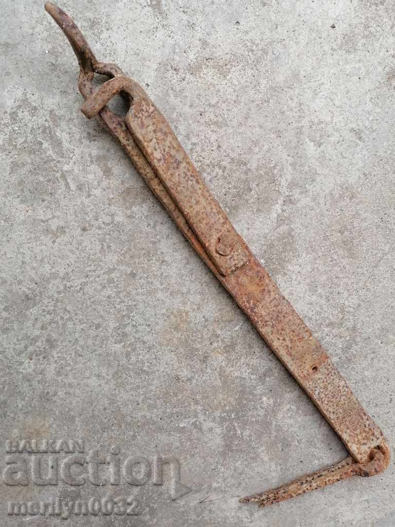 Old locking hook lock hook wrought iron latch - 6 Old locking hook lock hook wrought iron latch - 6