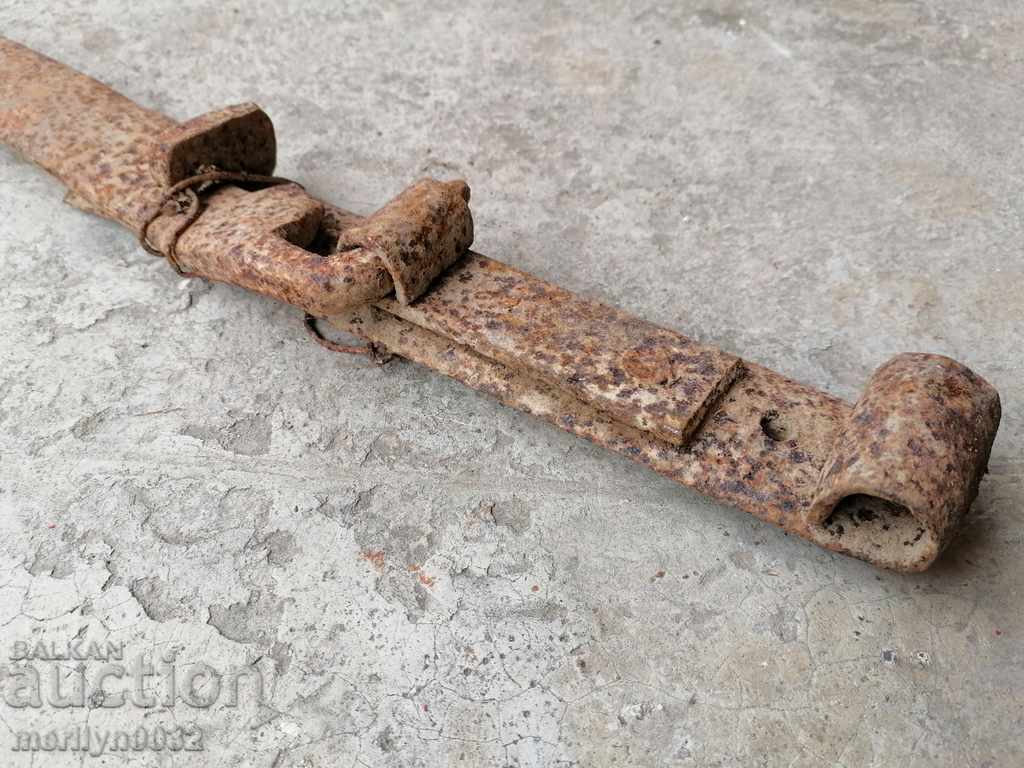 Auction Old locking hook lock hook wrought iron latch Auction Old locking hook lock hook wrought iron latch