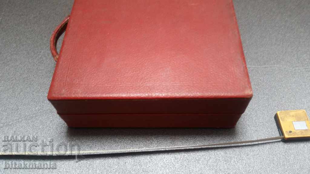 Auction Old briefcase - read the auction carefully Auction Old briefcase - read the auction carefully