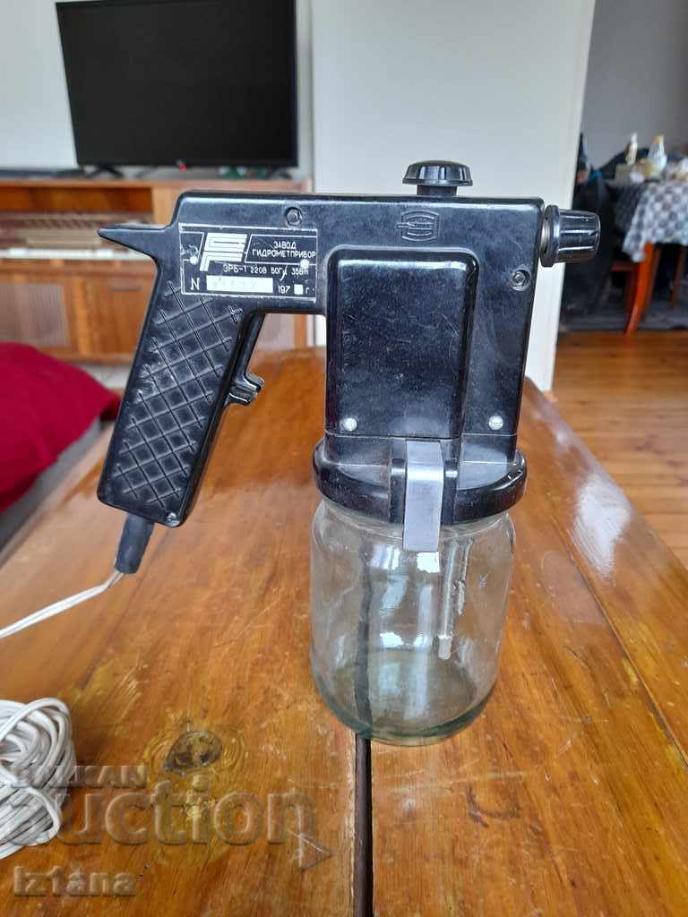 Old paint gun with price 65.00 BGN | € 33.23 Old paint gun with price 65.00 BGN | € 33.23