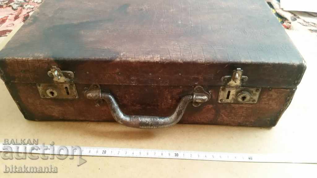 Very old briefcase - read the auction carefully