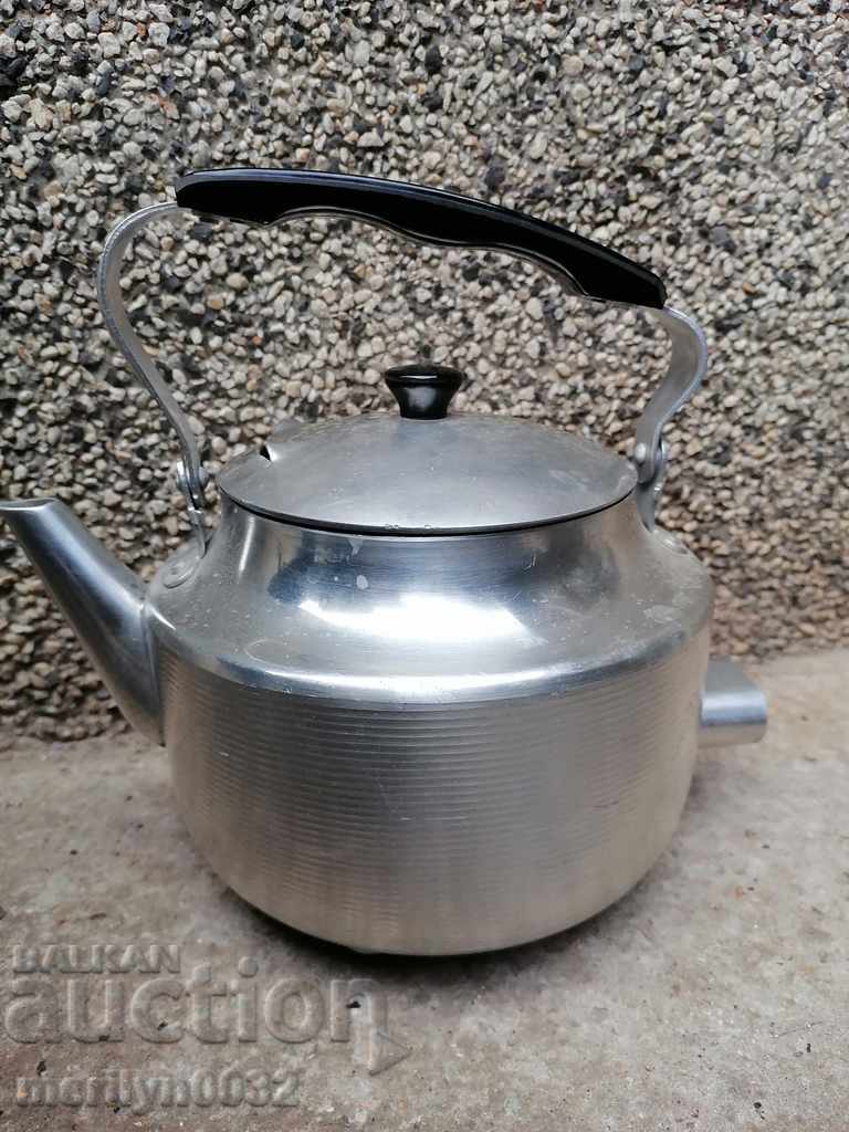 Old electric kettle with bakelite handle USSR 2 liters with price 49.00 BGN | € 25.05 Old electric kettle with bakelite handle USSR 2 liters with price 49.00 BGN | € 25.05