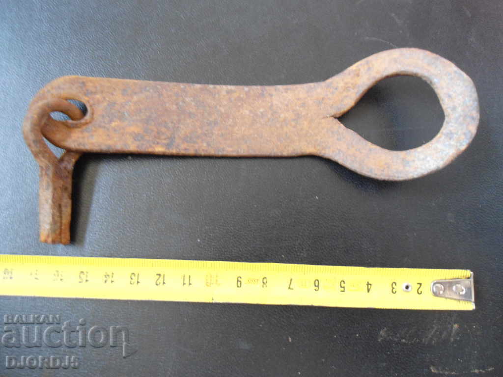 Auction Old wrought latch Auction Old wrought latch