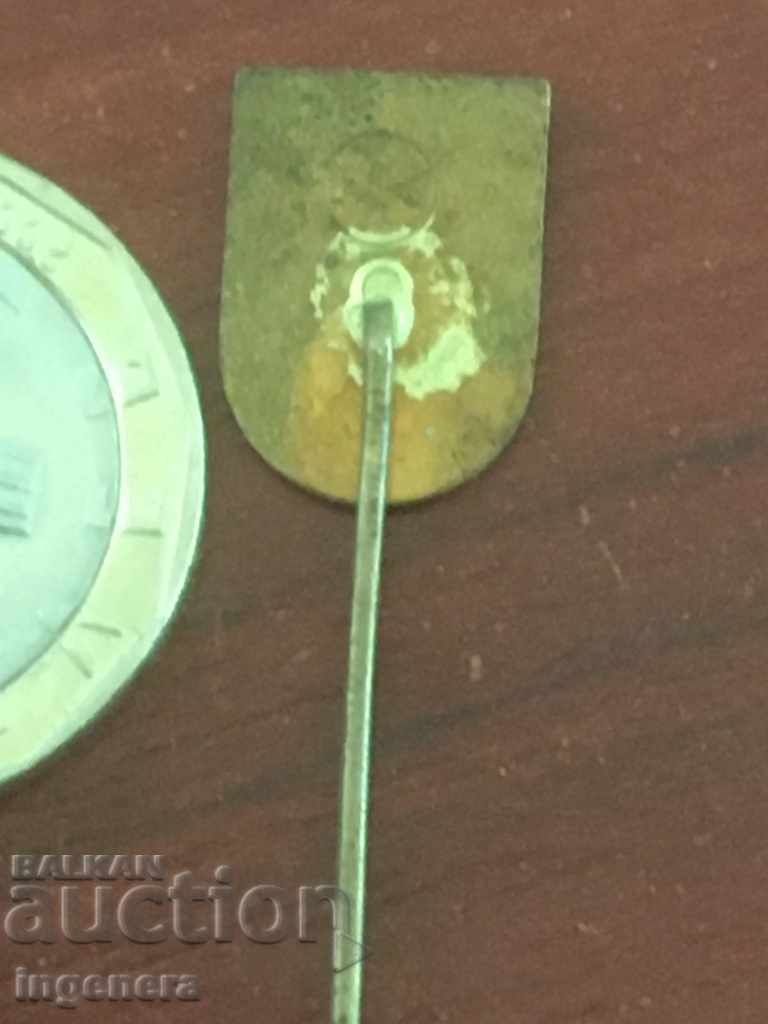 Auction  PRAGUE BADGE