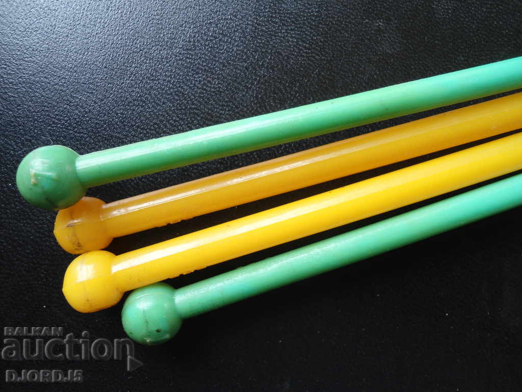 Knitting needles with price 3.00 BGN | € 1.53 Knitting needles with price 3.00 BGN | € 1.53