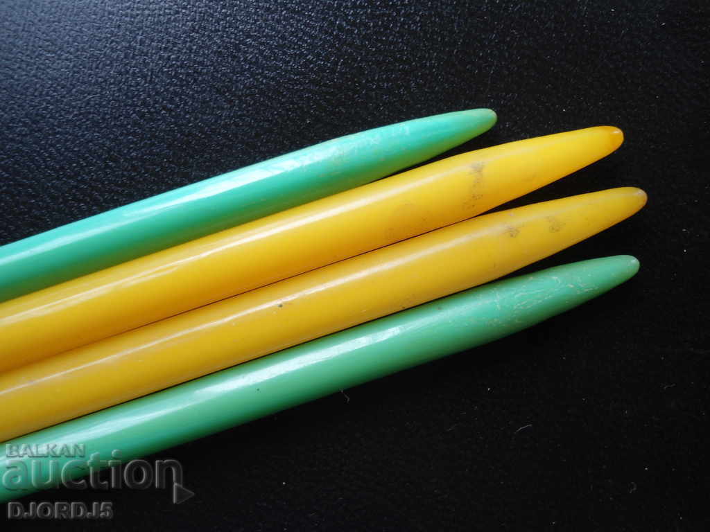 Auction Knitting needles Auction Knitting needles