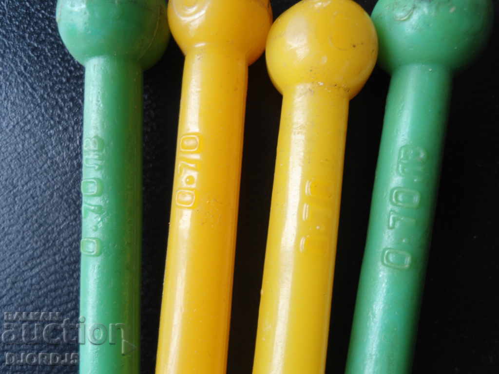 Delivery of Knitting needles Delivery of Knitting needles