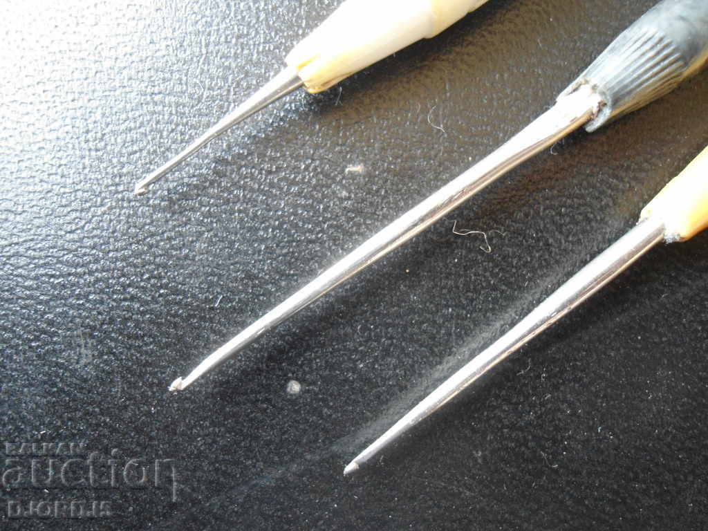 Knitting needles with price 2.00 BGN | € 1.02 Knitting needles with price 2.00 BGN | € 1.02