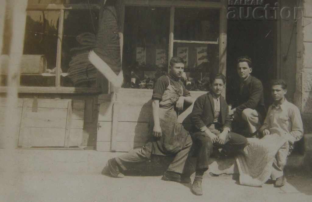 YURGANDZHIA SHOEMAKER ARMENIAN CRAFTSMEN PHOTO 1932