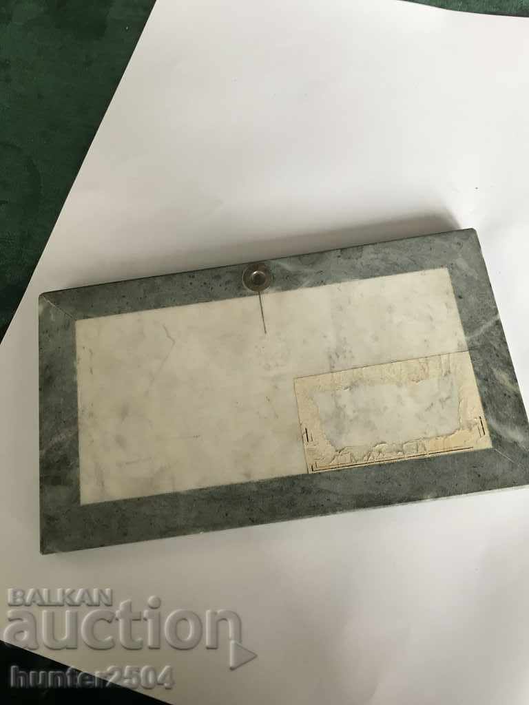 Auction Picture with a frame of green olivit, marble? Auction Picture with a frame of green olivit, marble?