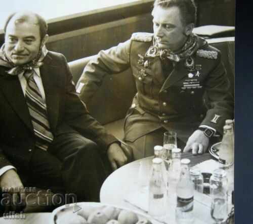 Auction Sigmund Ian German cosmonaut press reporter photo Auction Sigmund Ian German cosmonaut press reporter photo