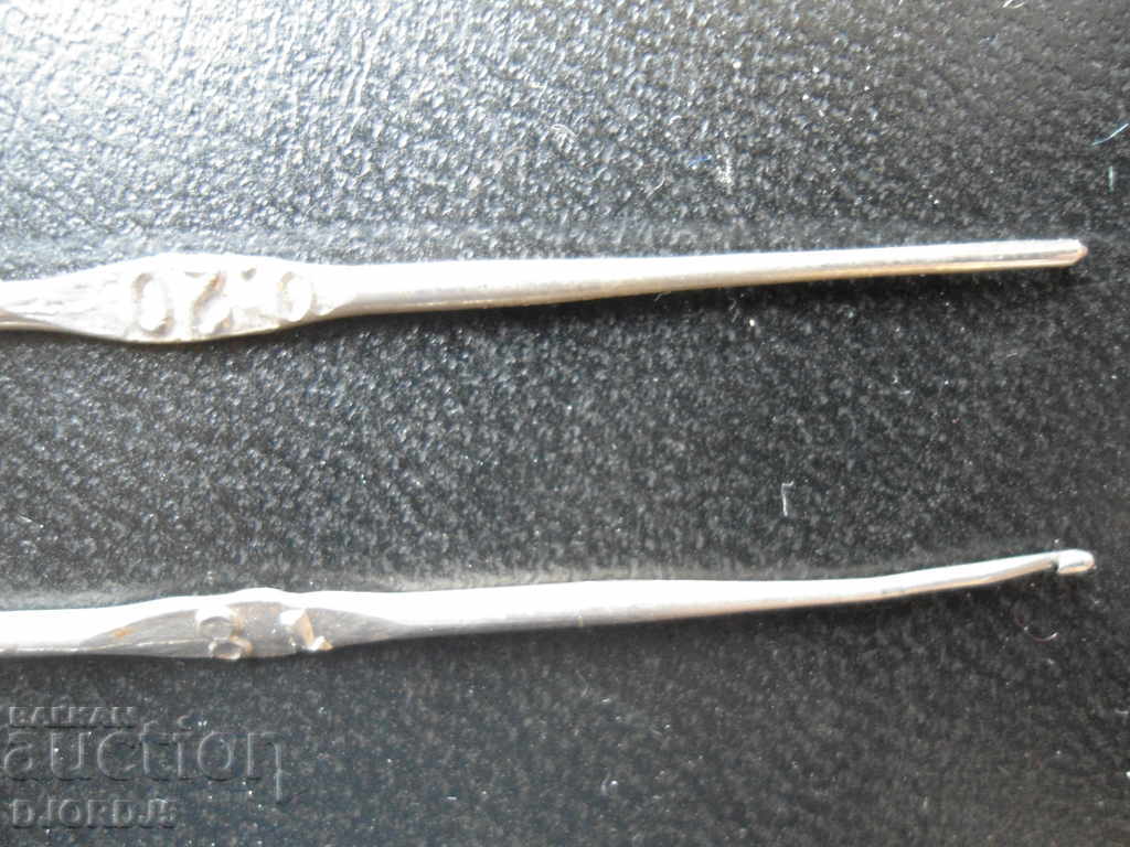 Old metal knitting needles, 2 pieces with price 3.00 BGN | € 1.53 Old metal knitting needles, 2 pieces with price 3.00 BGN | € 1.53